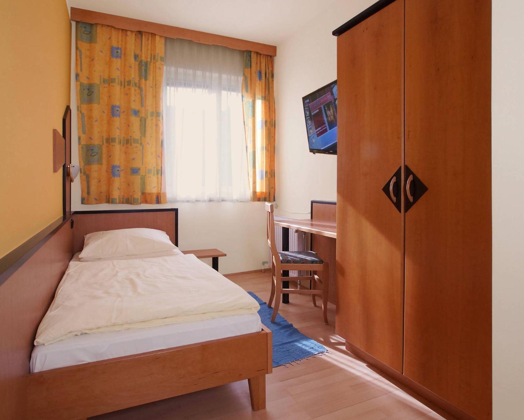 Cozy Rooms - U3 Hutteldorferstrasse Βιέννη Δωμάτιο φωτογραφία